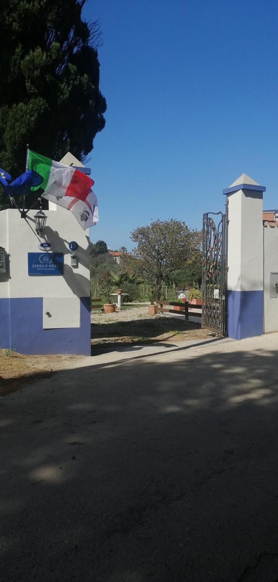 Serra E Mesu Affittacamere Magomadas Εξωτερικό φωτογραφία